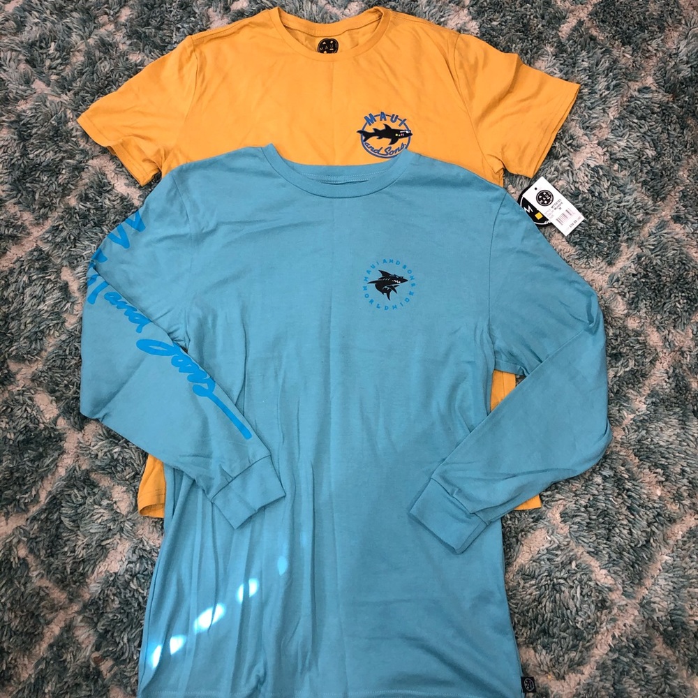 LOT! Two men’s Maui and Sons t-shirt